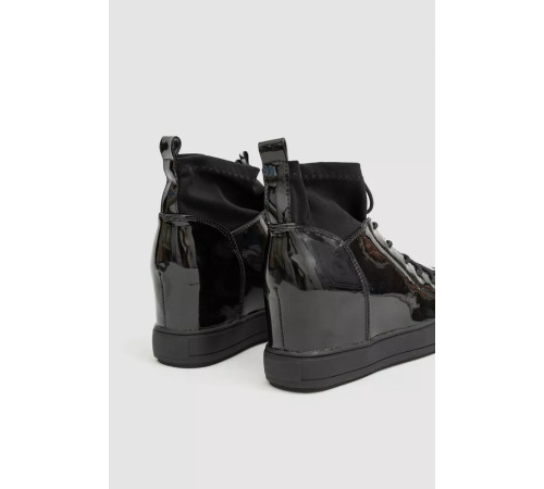 Туфлі-снікерси жіночі лакові, колір чорний, 131RA80-1