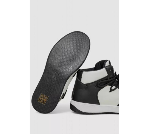 Кроссовки женские, цвет черно-белый, 243R721