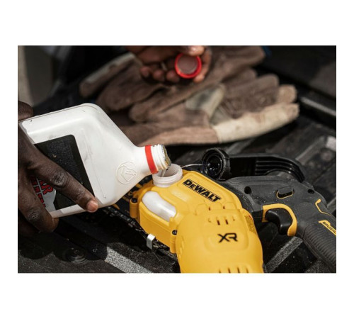 Ланцюгова пила DeWALT міні, 18 XR Li-ion 5Ah, безщіткова, шина 20 см (DCMPS520P1)