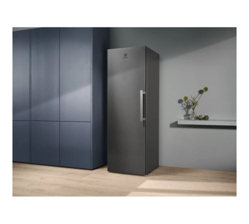 Морозильна камера Electrolux RUT7ME28X2