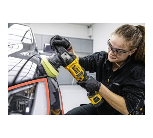 Шлифовальная машина DeWALT полировальная 18В XR Li-Ion, 2x5Ah, кейс TSTAK (DCM848P2)
