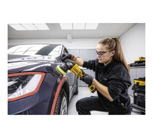 Шлифовальная машина DeWALT полировальная 18В XR Li-Ion, 2x5Ah, кейс TSTAK (DCM848P2)