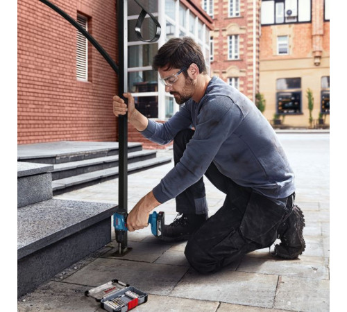 Шуруповерт Bosch GSR 185-LI, 2х2.0 Ah, ЗП GAL 18V-20, кейс (0.601.9K3.000)