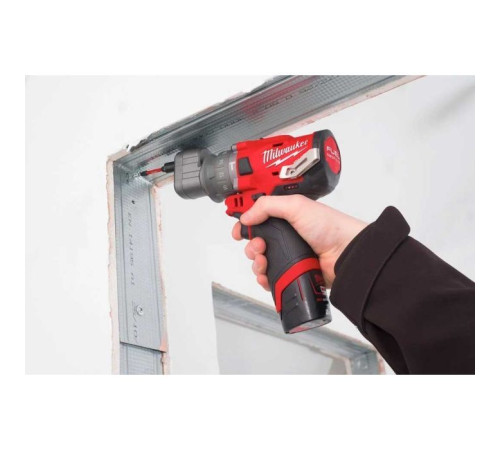 Шуруповерт Milwaukee M12 FPDXKIT-202X, 44Нм, 2x2Ач, 2 насадки, кейс (4933464138)