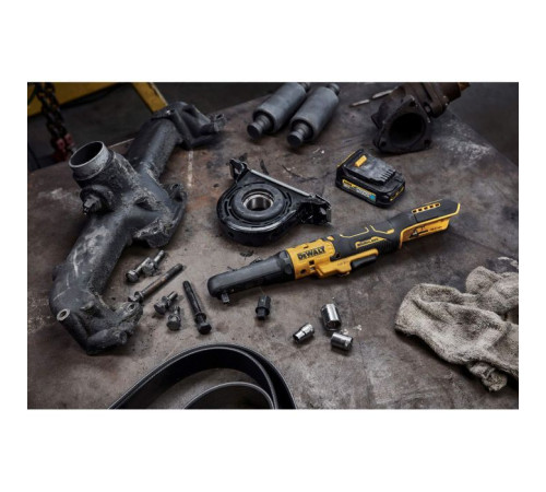 Гайковерт DeWALT кутовий, XR Li-Ion PowerStack 18 GFN, 1.7Ah, 102 Нм (DCF510E2G)