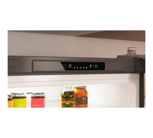 Холодильник Indesit INFC8TI22X