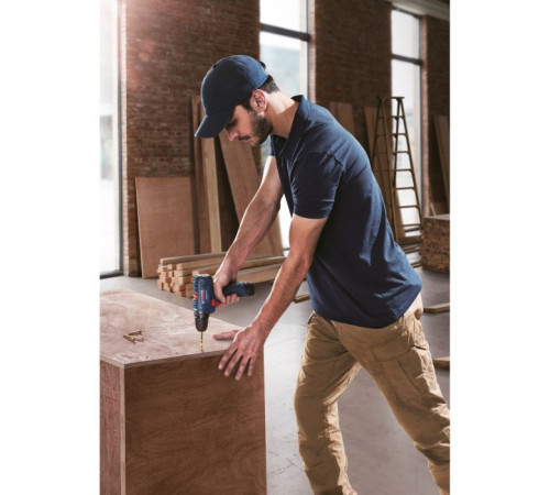 Шуруповерт Bosch GSR 120-LI, 2х2Ач, набор бит 11ед и сверл 12ед. (0.601.9G8.002)