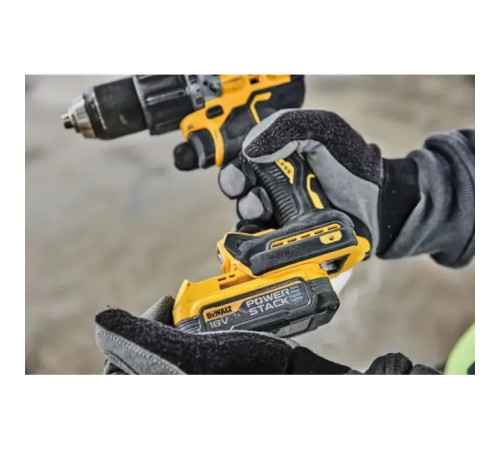 Шуруповерт DeWALT XR Li-Ion PowerStack 90 Нм, 18V 2x1.7Ah, кейс TSTAK (DCD805E2T)