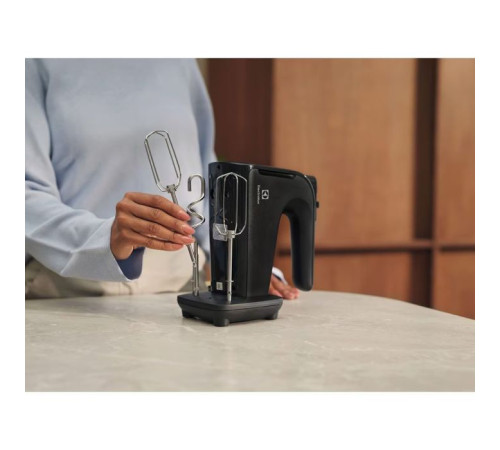 Миксер Electrolux EHM4B