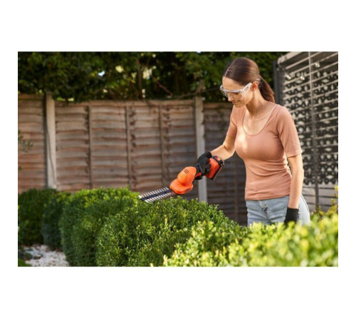 Кущоріз Black&Decker 18 В, 2Ah, насадки- 20 см/8 мм, 10 см/18 мм, (BCSS18D1)