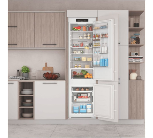 Холодильник Indesit INC20T321EU
