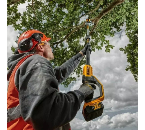 Цепная пила DeWALT высотореза 18V, 5Ah, длина шины 20 см (DCMPS567P1)