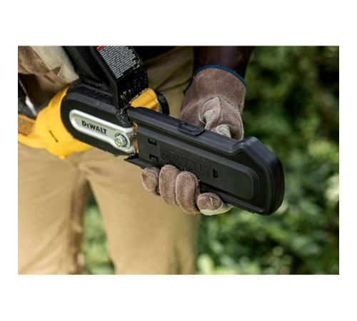 Цепная пила DeWALT мини, 18 В XR Li-lon, бесщеточная, шина 20 см (без АКБ и ЗУ) (DCMPS520N)