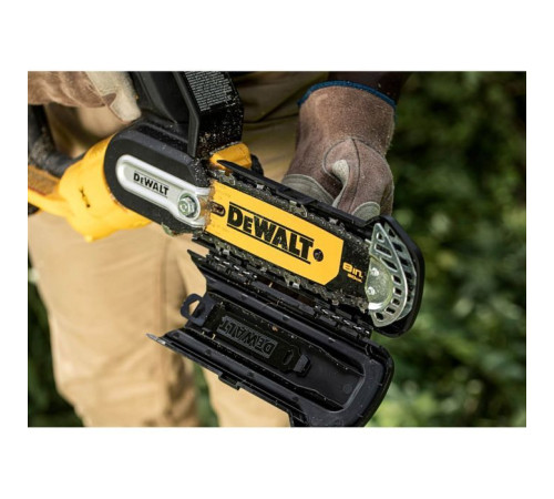 Цепная пила DeWALT мини, 18 В XR Li-lon, бесщеточная, шина 20 см (без АКБ и ЗУ) (DCMPS520N)