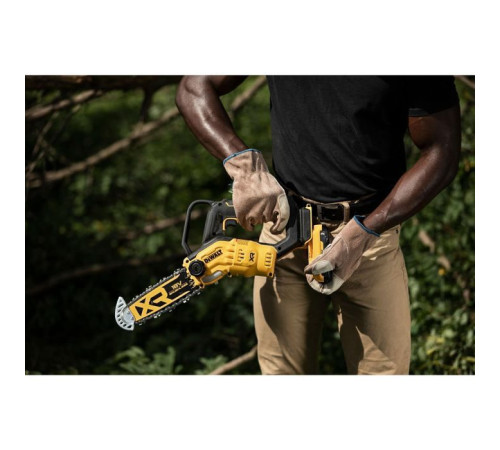 Цепная пила DeWALT мини, 18 В XR Li-lon, бесщеточная, шина 20 см (без АКБ и ЗУ) (DCMPS520N)